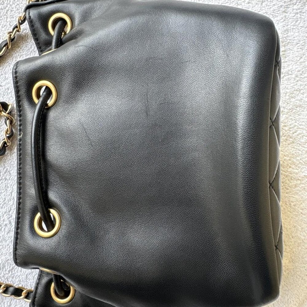 CHANEL ORIGINAL DRAWSTRING PURSE - image 10